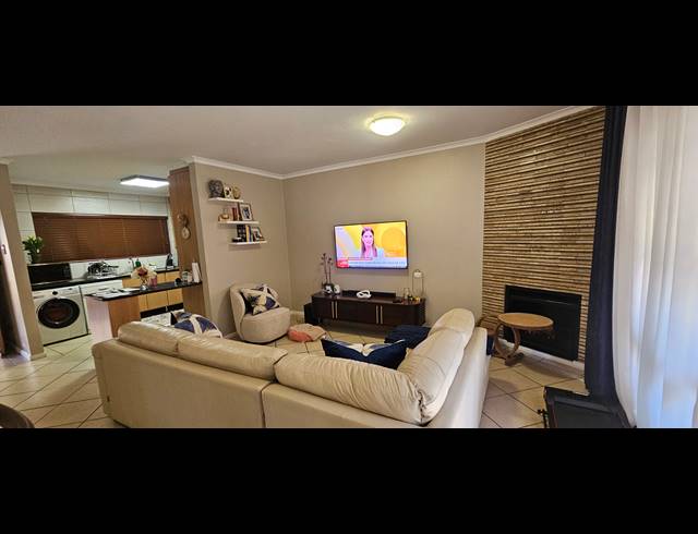 2 BEDROOM TOWNHOUSE FOR SALE IN MEYERSDAL